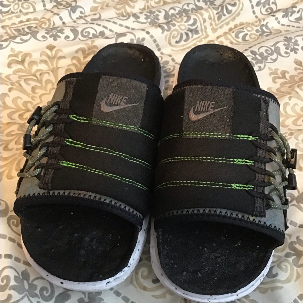 Nike Slides 💯